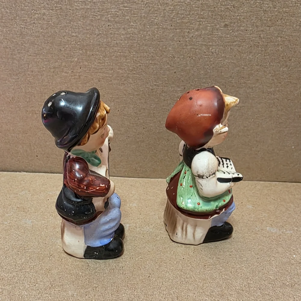 Vtg Boy Girl Singing Music Salt Pepper Shakers